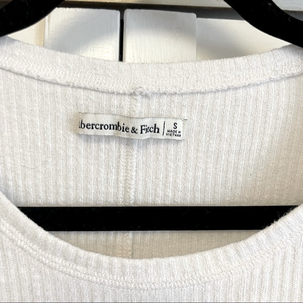 Abercrombie T-Shirt - Picture 3 of 4